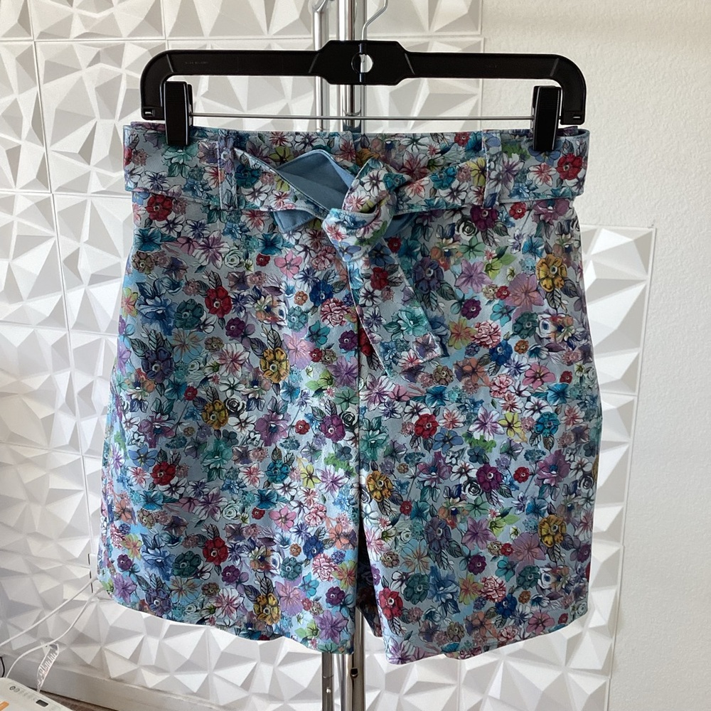 Hilary Macmillan floral high waisted shorts